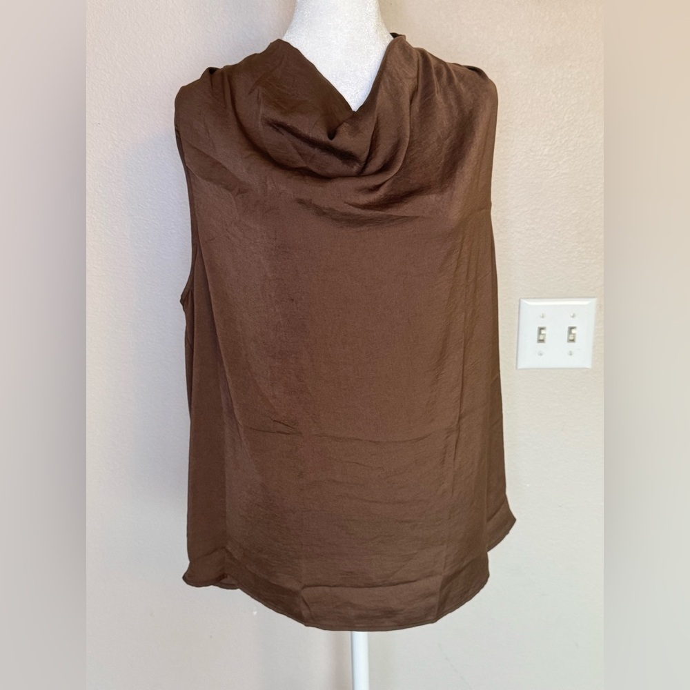 Nwt- Banana Republic- Sleeveless top - Size Large